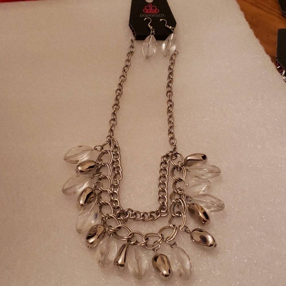 Necklace w earrings
